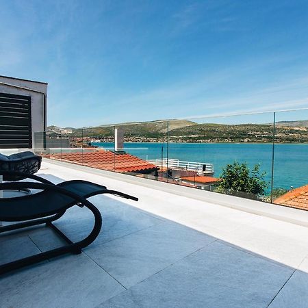 Villa Magna - Seaside Villa With Pool And Sauna Trogir Buitenkant foto
