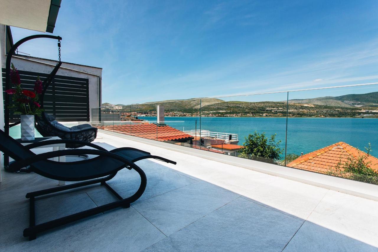 Villa Magna - Seaside Villa With Pool And Sauna Trogir Buitenkant foto
