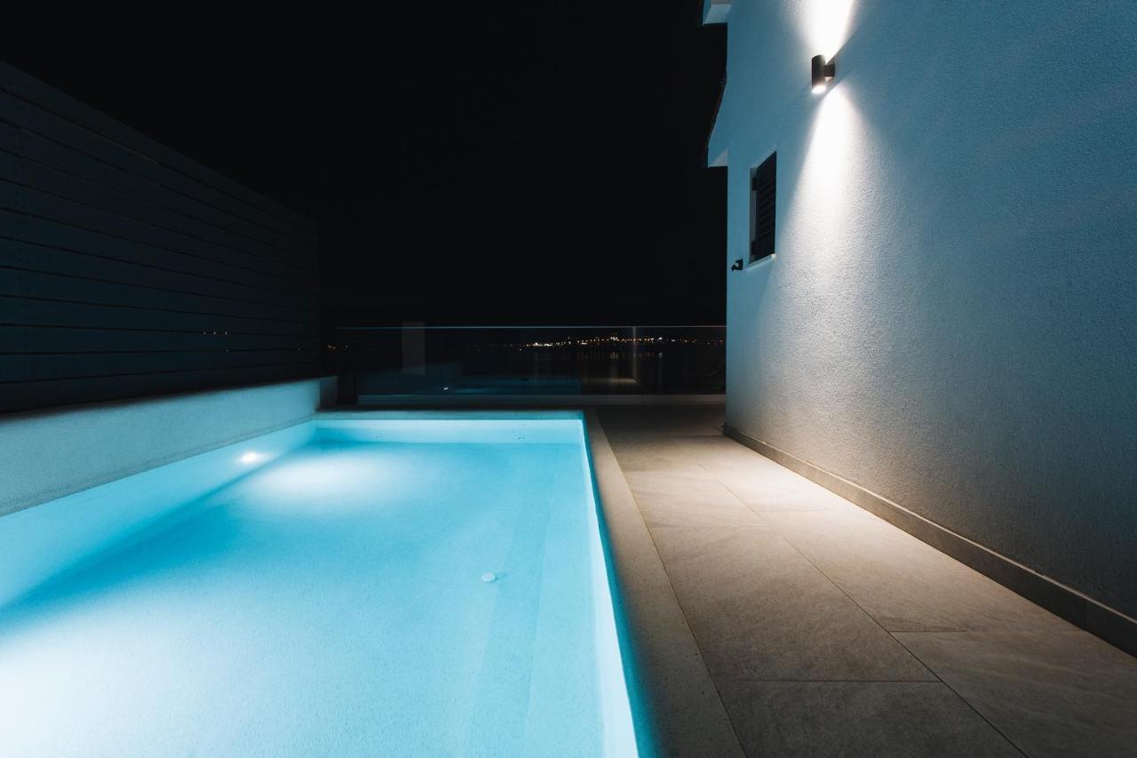 Villa Magna - Seaside Villa With Pool And Sauna Trogir Buitenkant foto